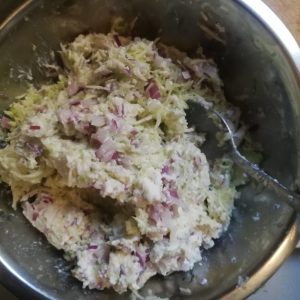 Step 2 is done: The filling is one fairly even mixture.