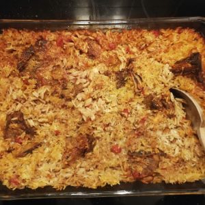 Step 7: the finished youvetsi (here in a pyrex dish) is cooling.