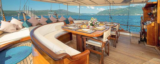 Stern dining area on the gulet Kaptan Sevket